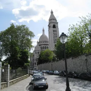 https://charming-apartment-in-montmartre-75018.fr-paris.fr